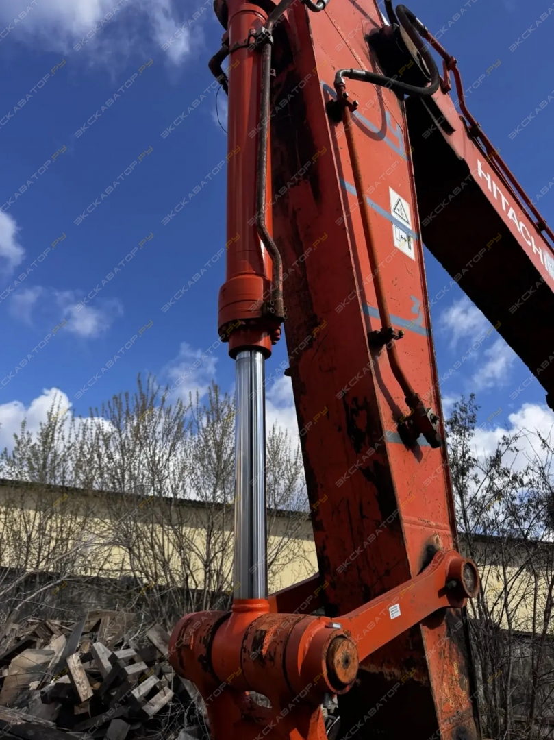 Hitachi ZX330-3G [5]