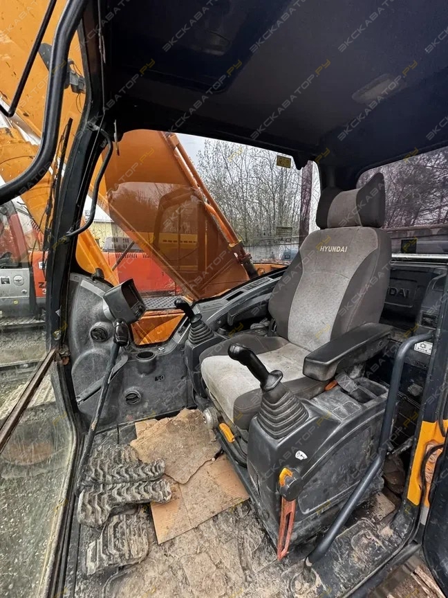 Hyundai R 220LC-9S [2]