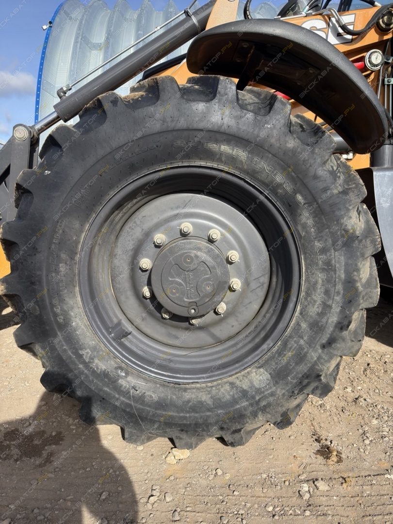 Case 695 SV [13]