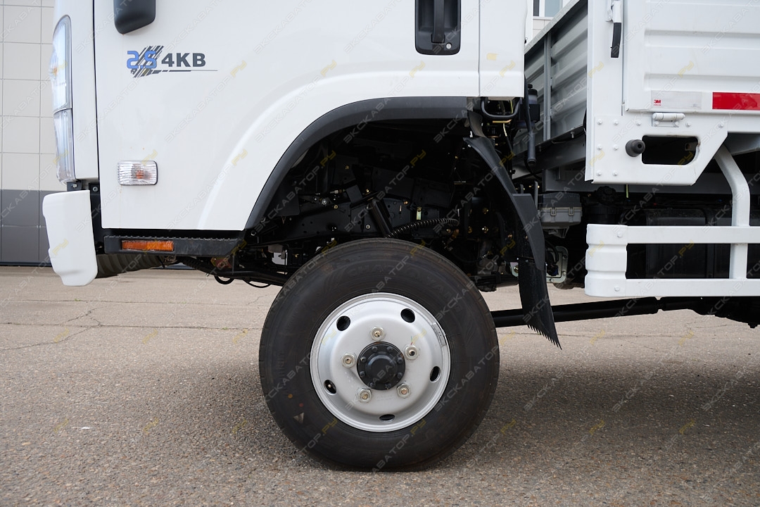 Isuzu Elf [11]
