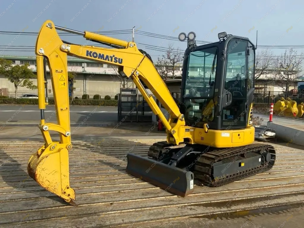 Komatsu PC30MR [1]