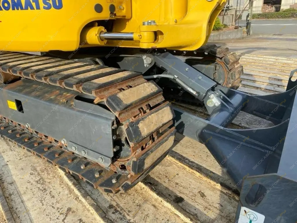 Komatsu PC30MR [9]