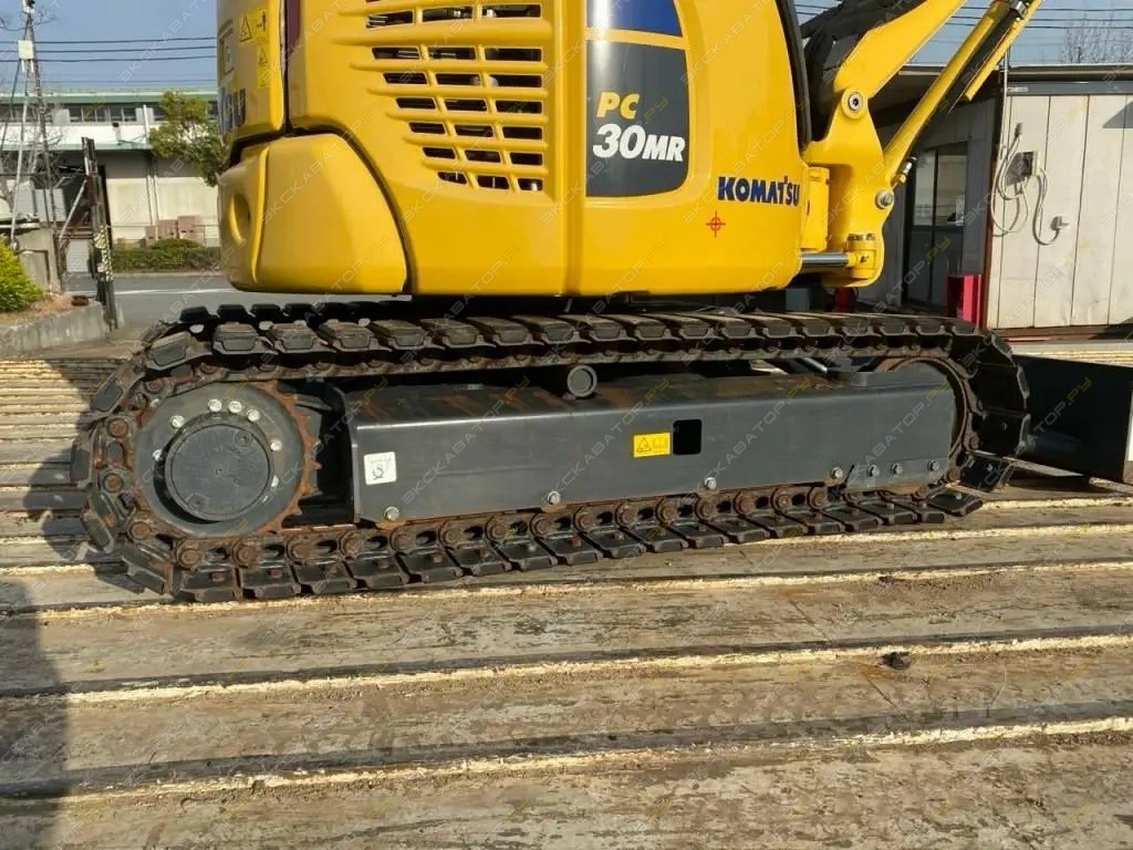 Komatsu PC30MR [6]