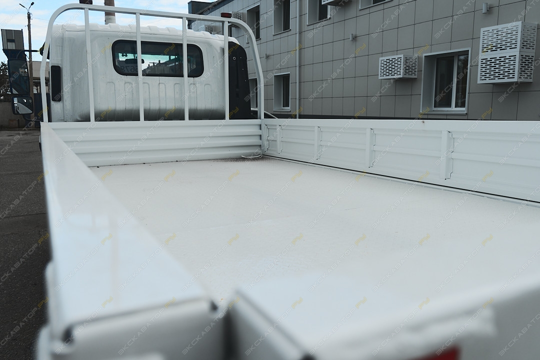 Isuzu Elf [7]