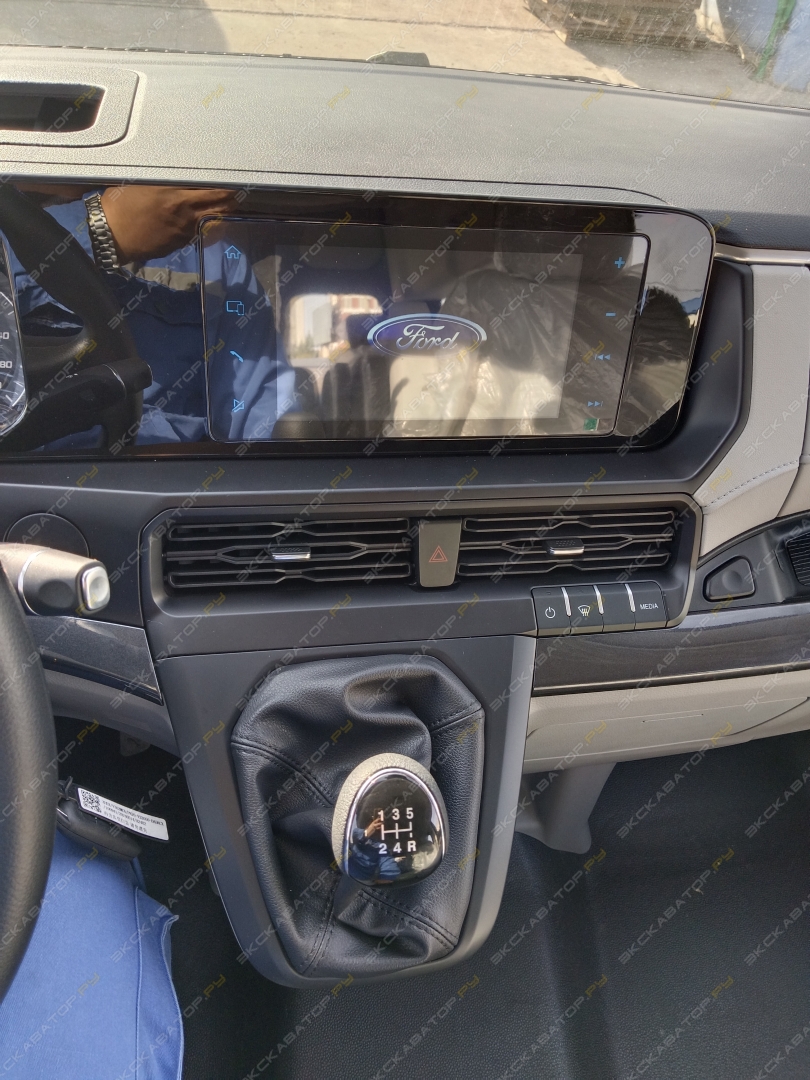 Ford Transit T6 [13]