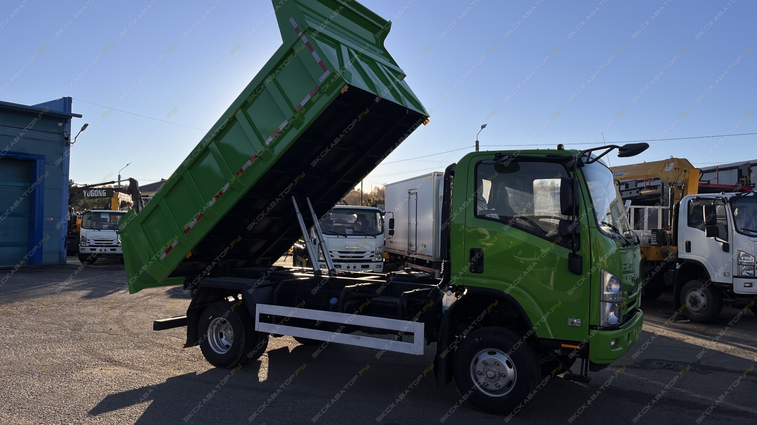 Isuzu Elf [19]