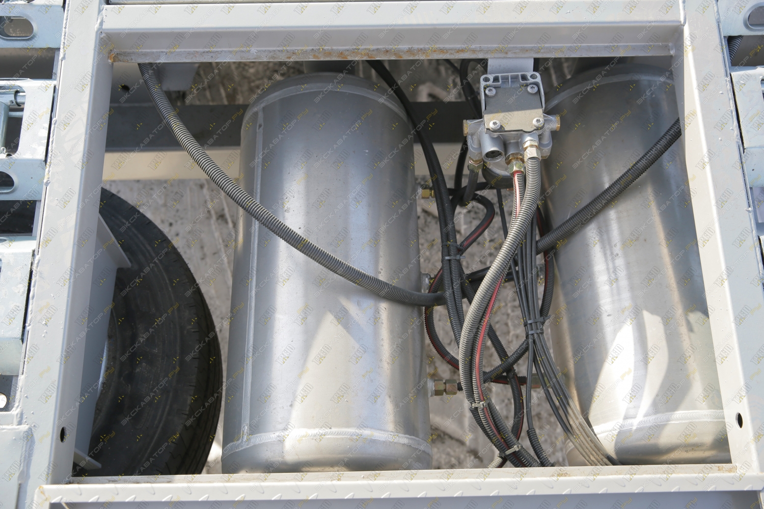 LYR9402TCL [15]