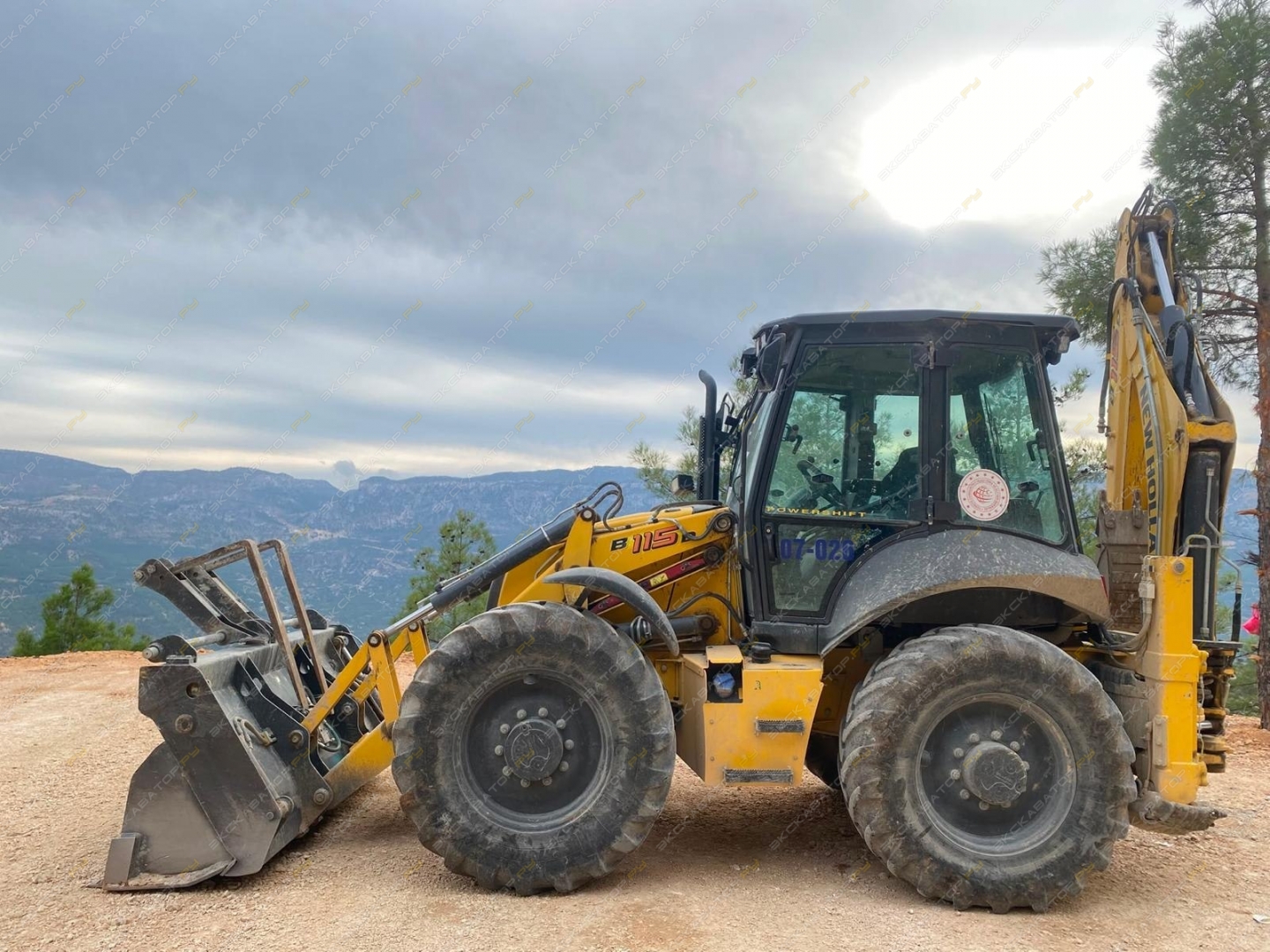 New Holland B115D [2]