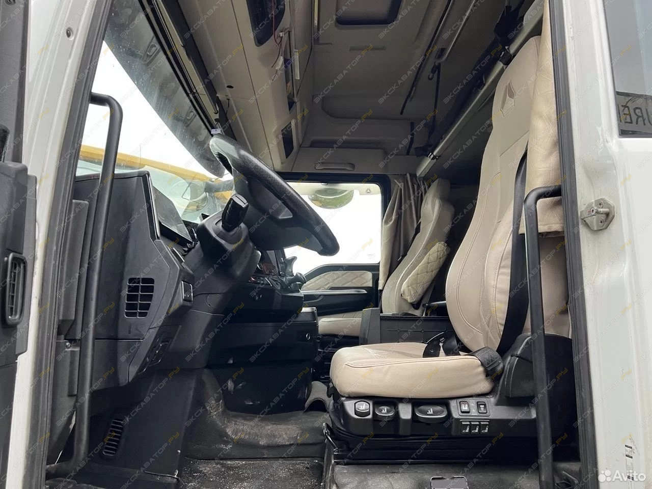 Sitrak C7H 4x2 [23]