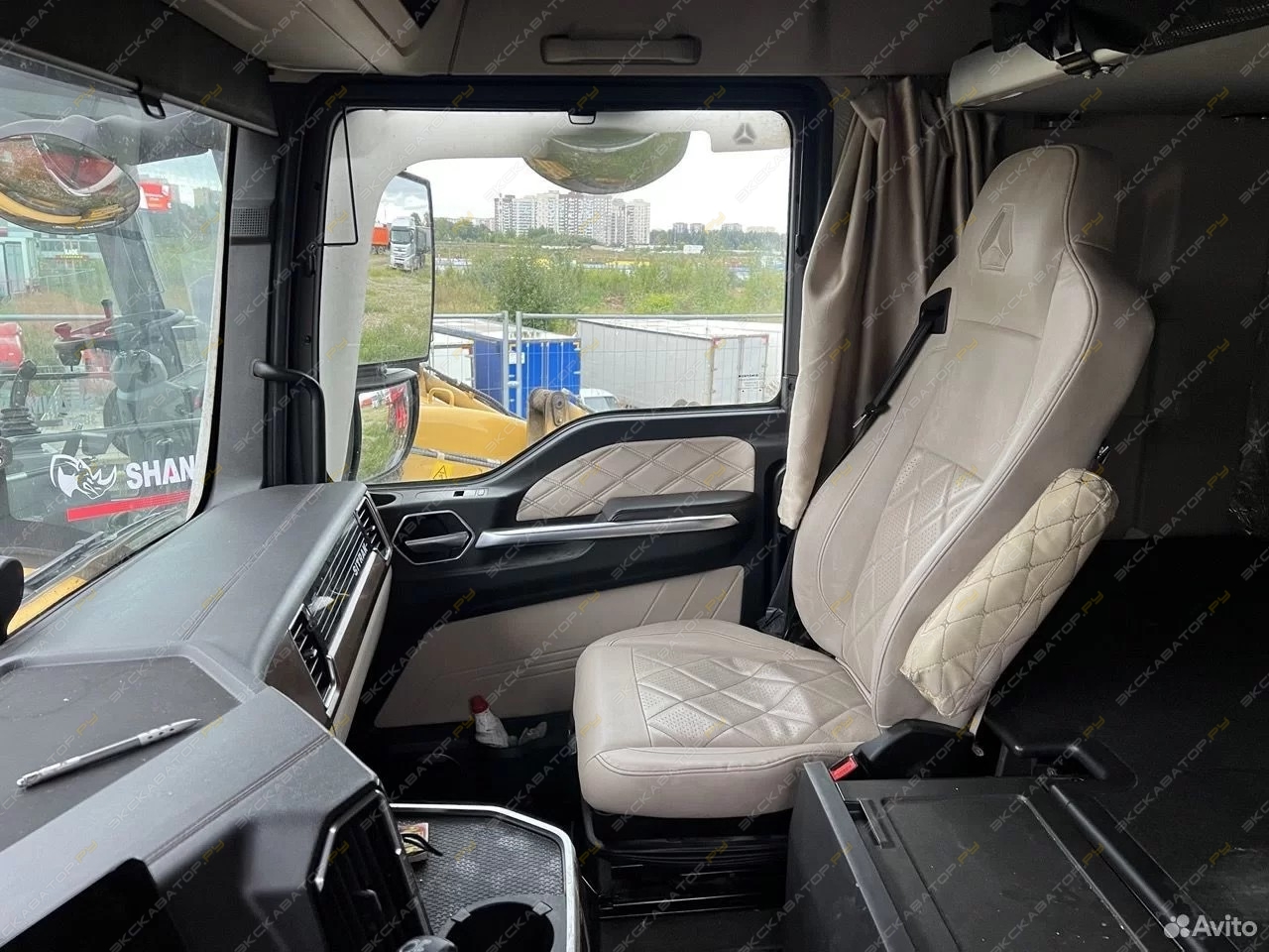 Sitrak C7H 4x2 [30]