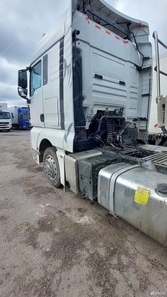 Sitrak C7H 4x2 [9]