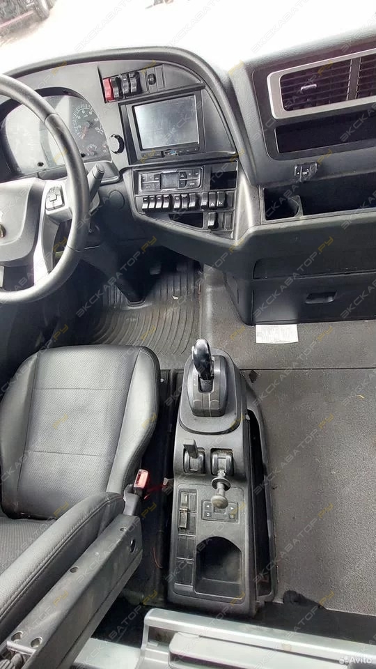 Sitrak C7H 4x2 [26]