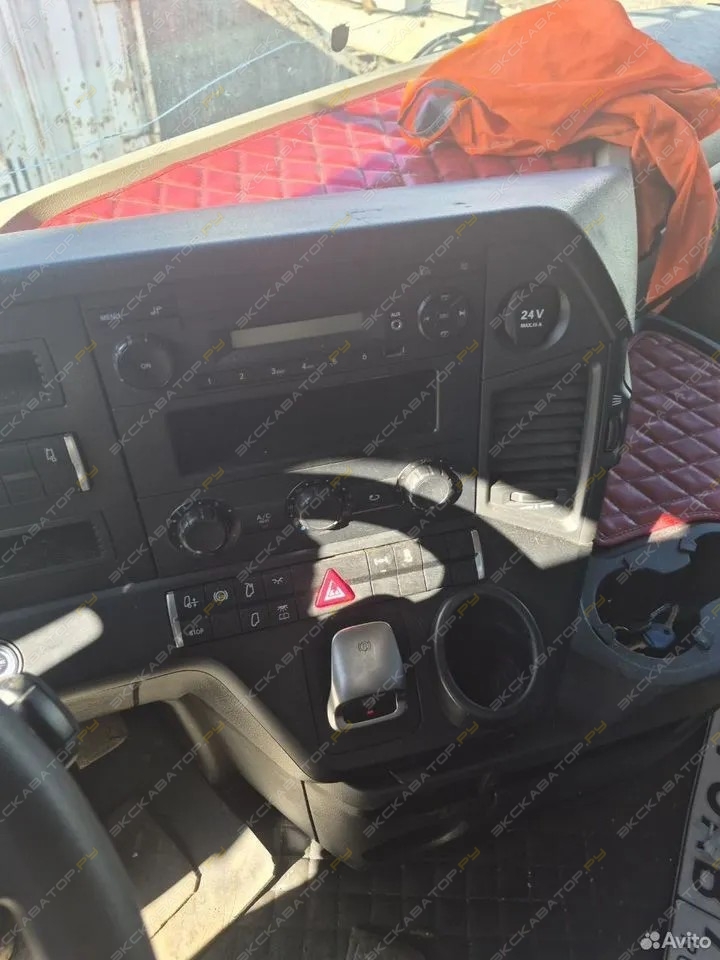 Mercedes-Benz Actros [11]