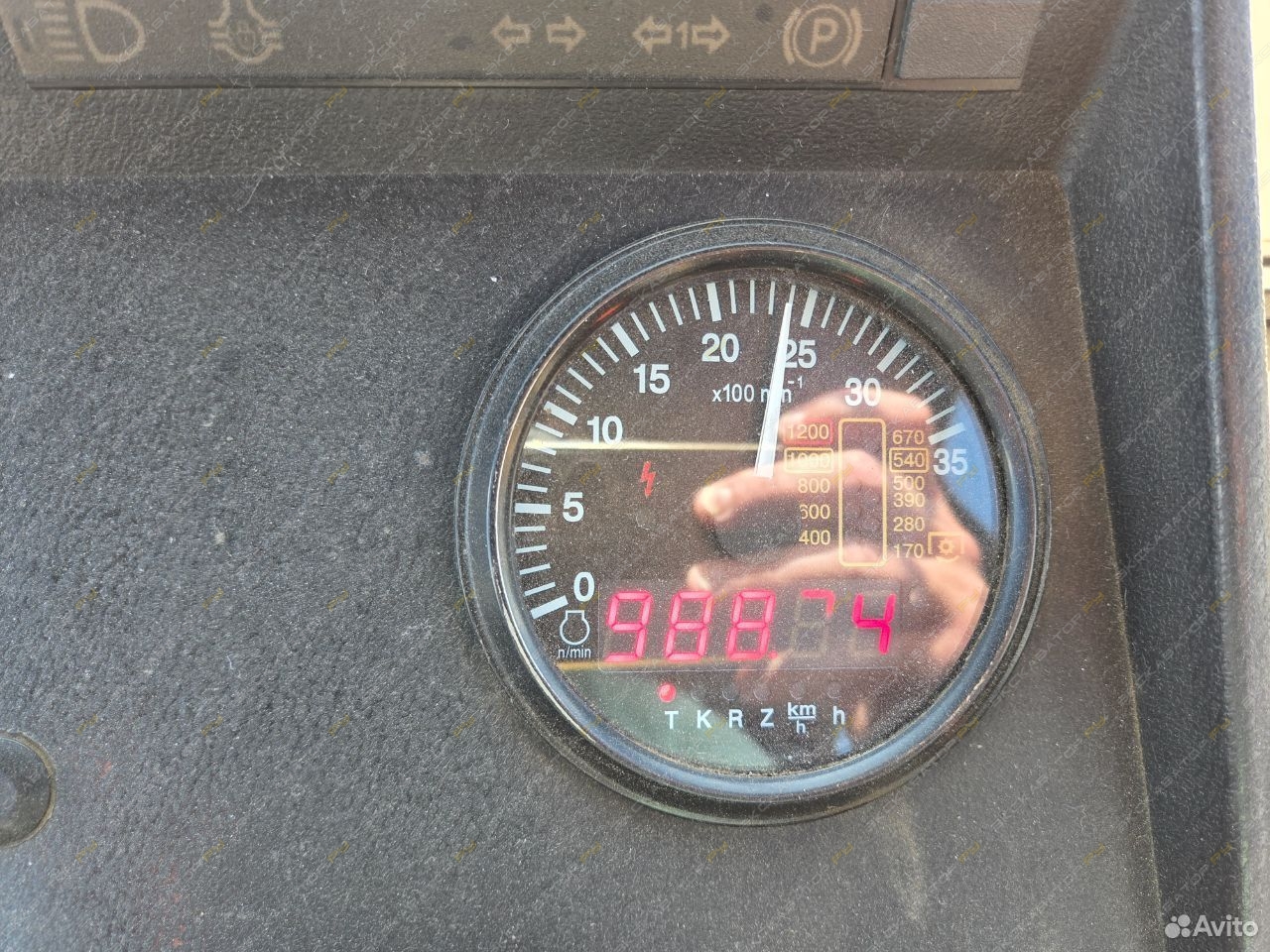 МТЗ 82.1 [13]