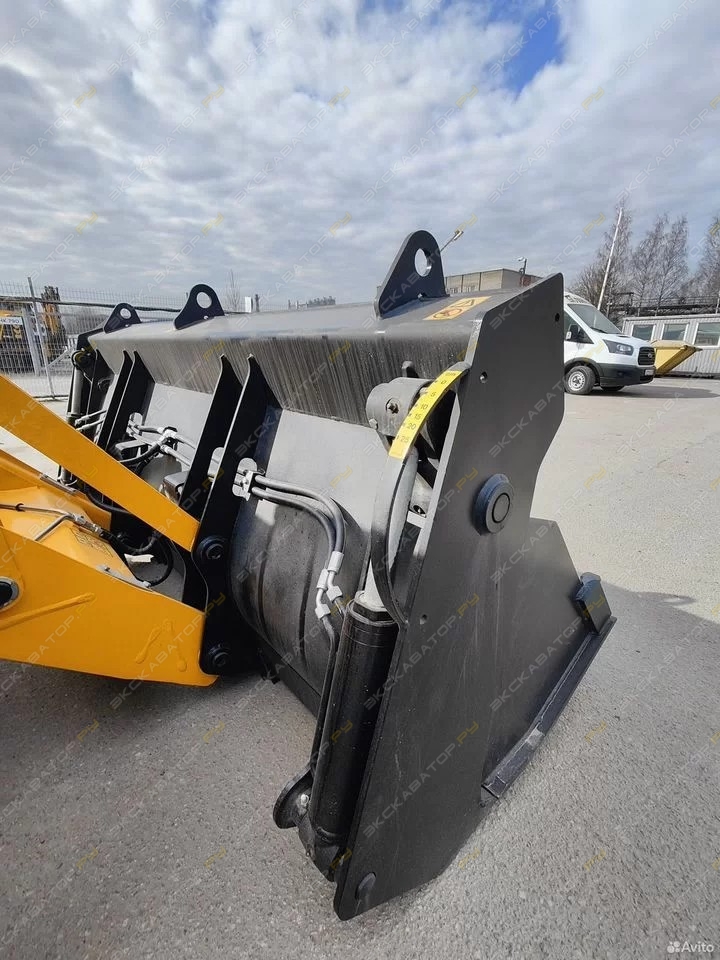 JCB 4CX [12]
