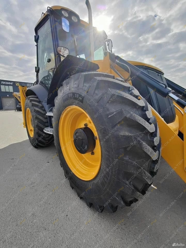 JCB 4CX [11]