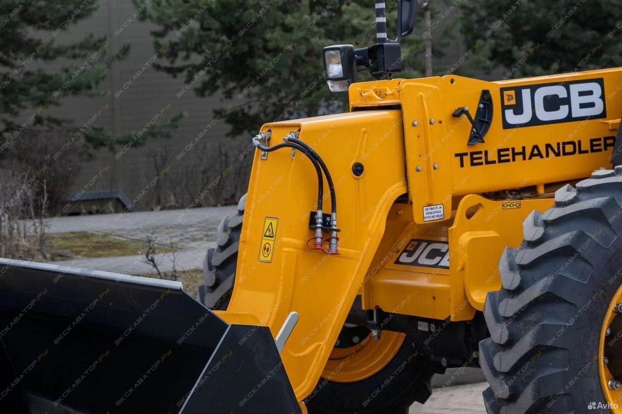 JCB 530-70 [14]