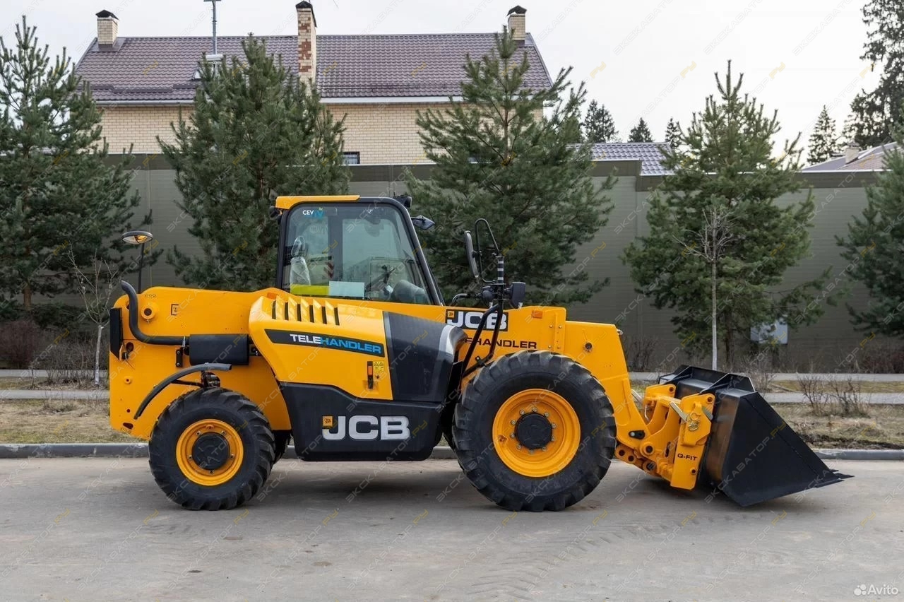 JCB 530-70 [9]
