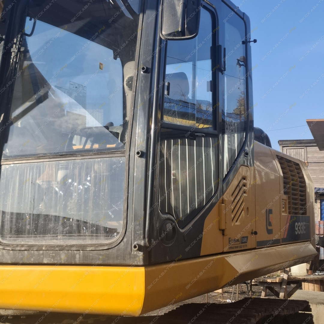 LiuGong CLG933E [11]