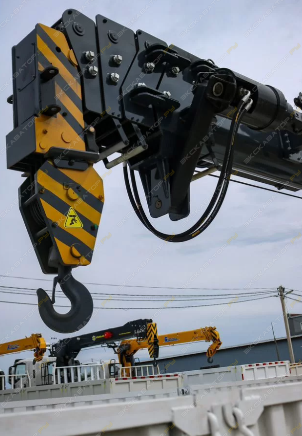 GIGA 8x4, КМУ 14 т [5]
