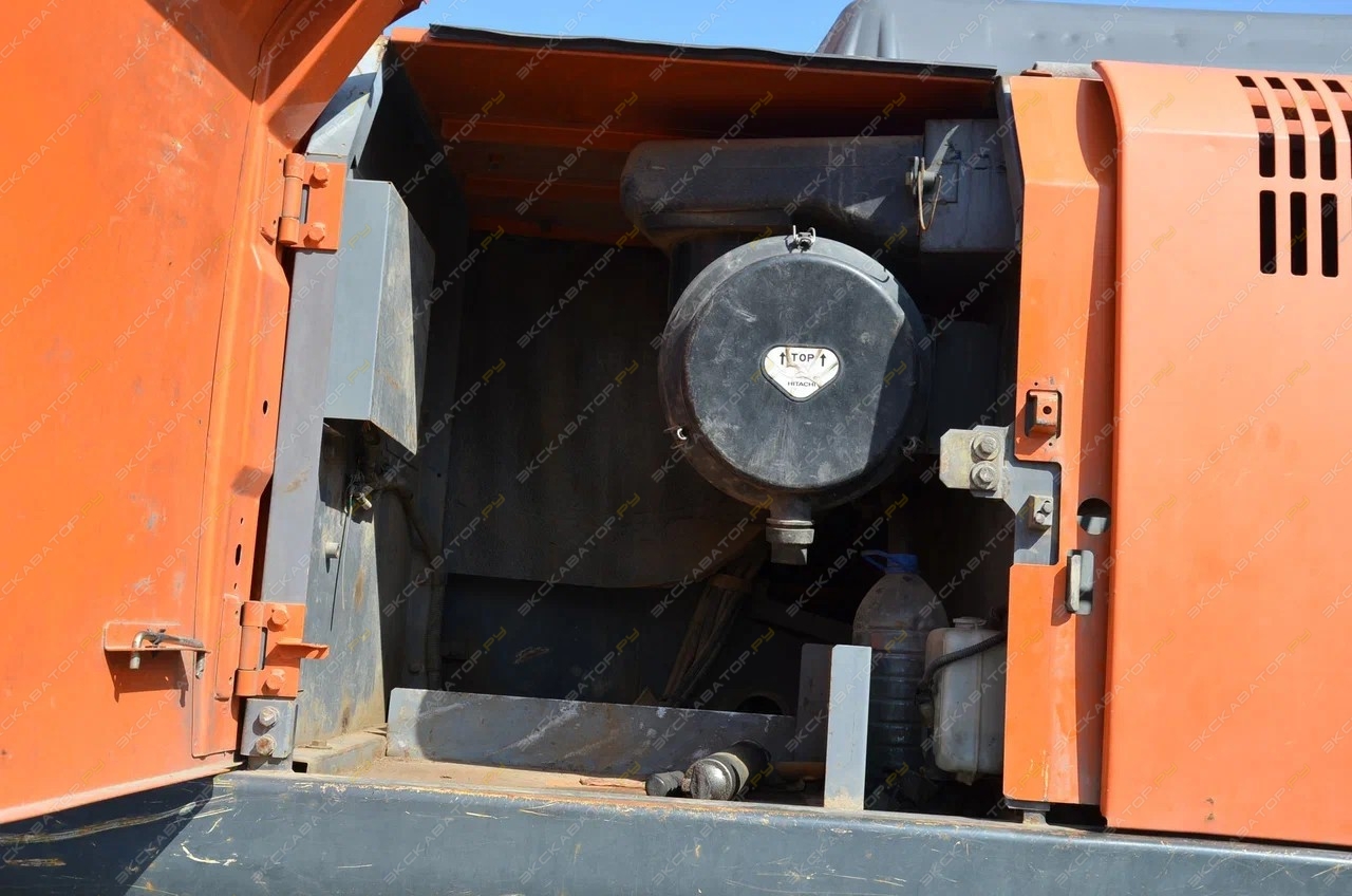 Hitachi ZX240-5G [11]
