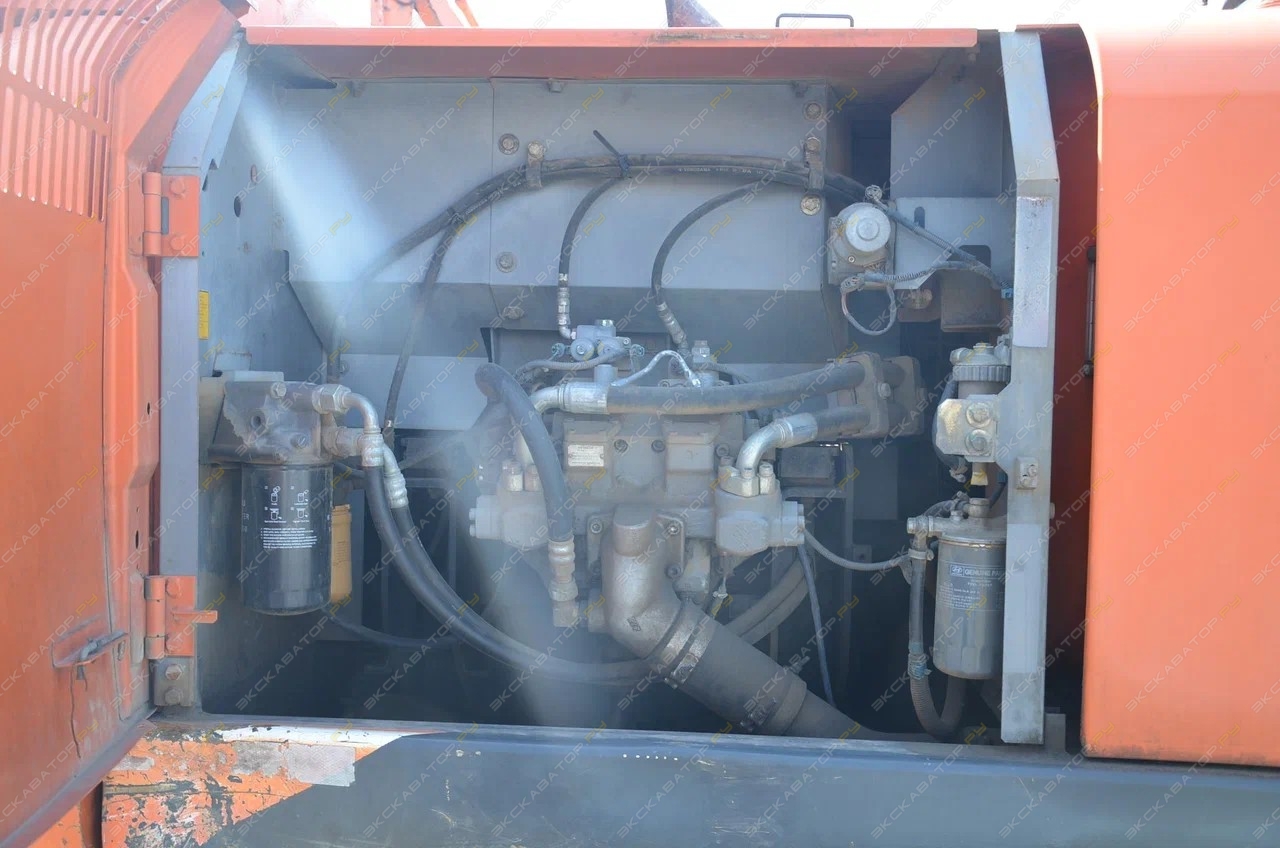 Hitachi ZX240-5G [12]