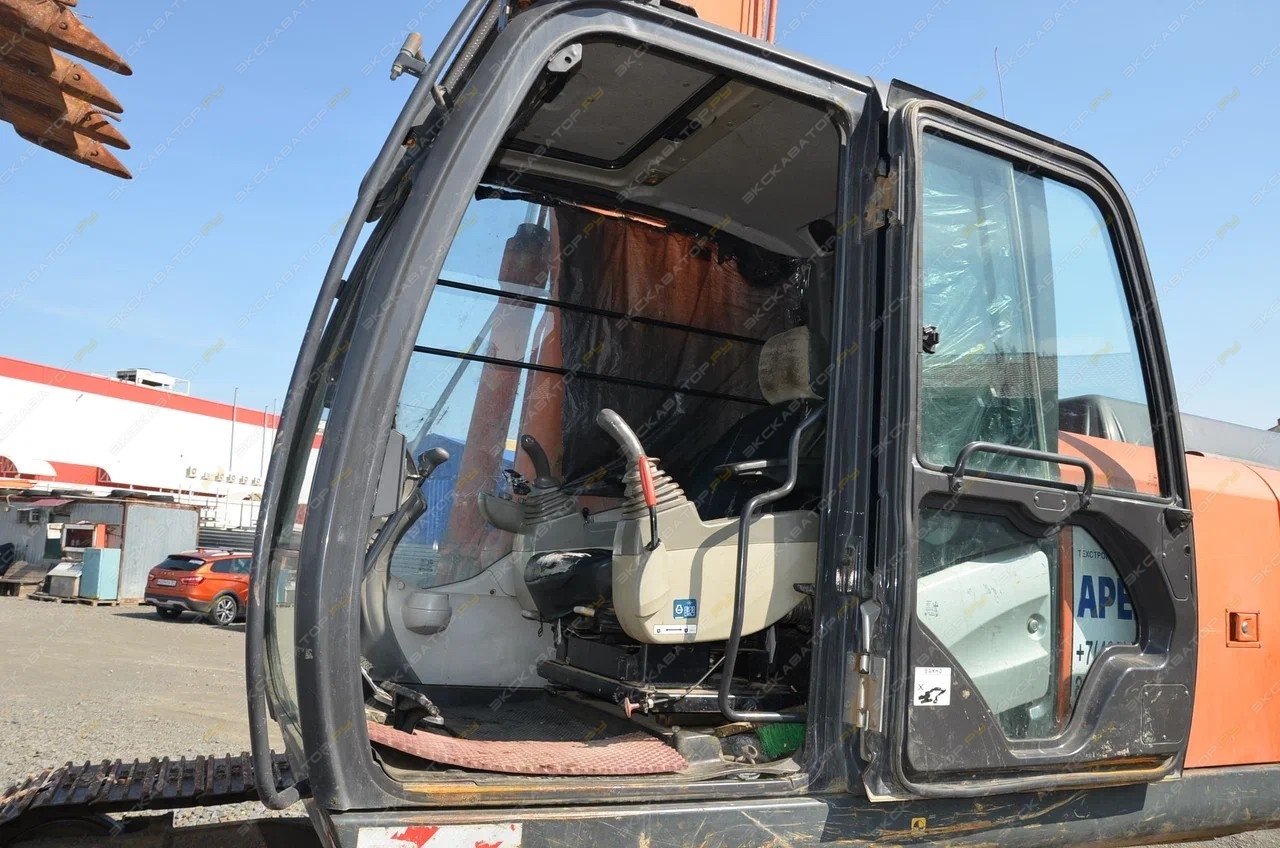 Hitachi ZX240-5G [16]