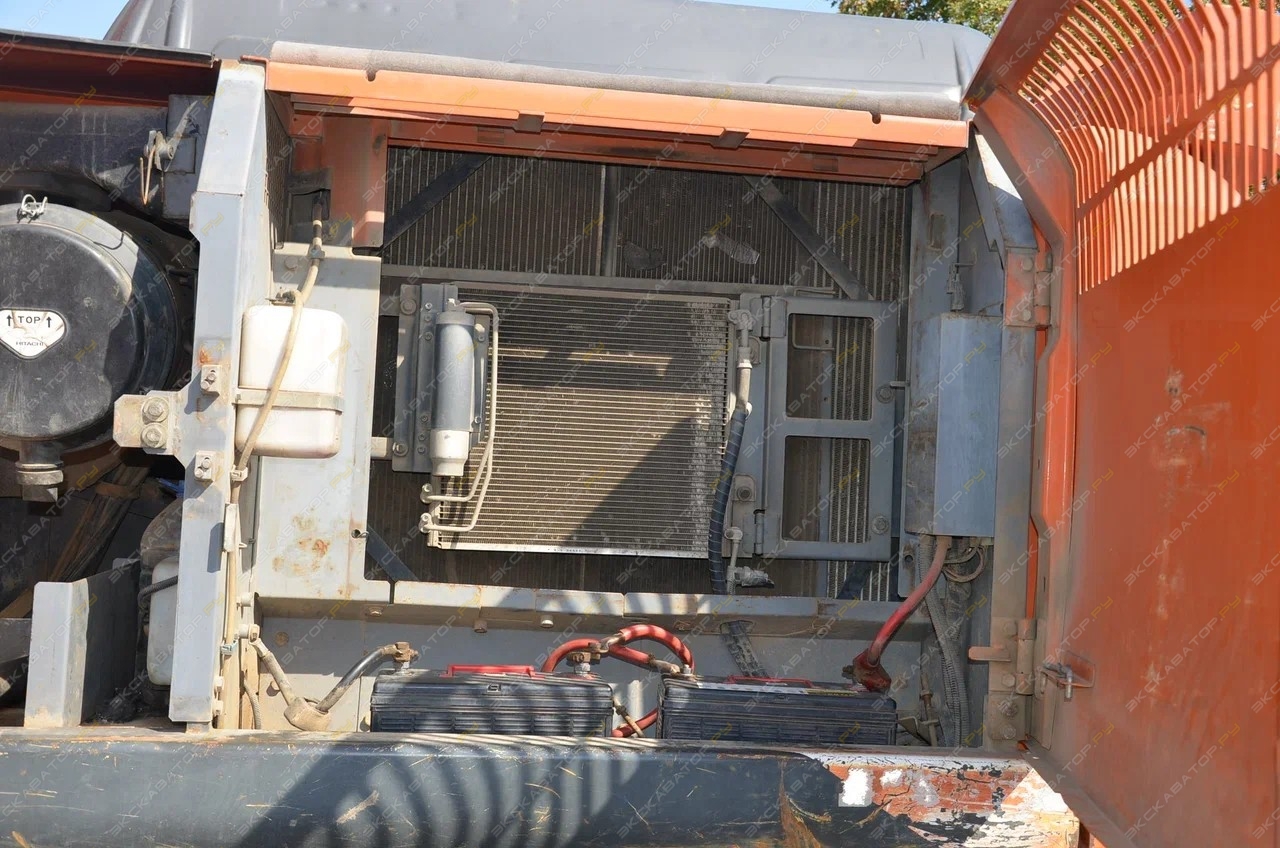 Hitachi ZX240-5G [10]