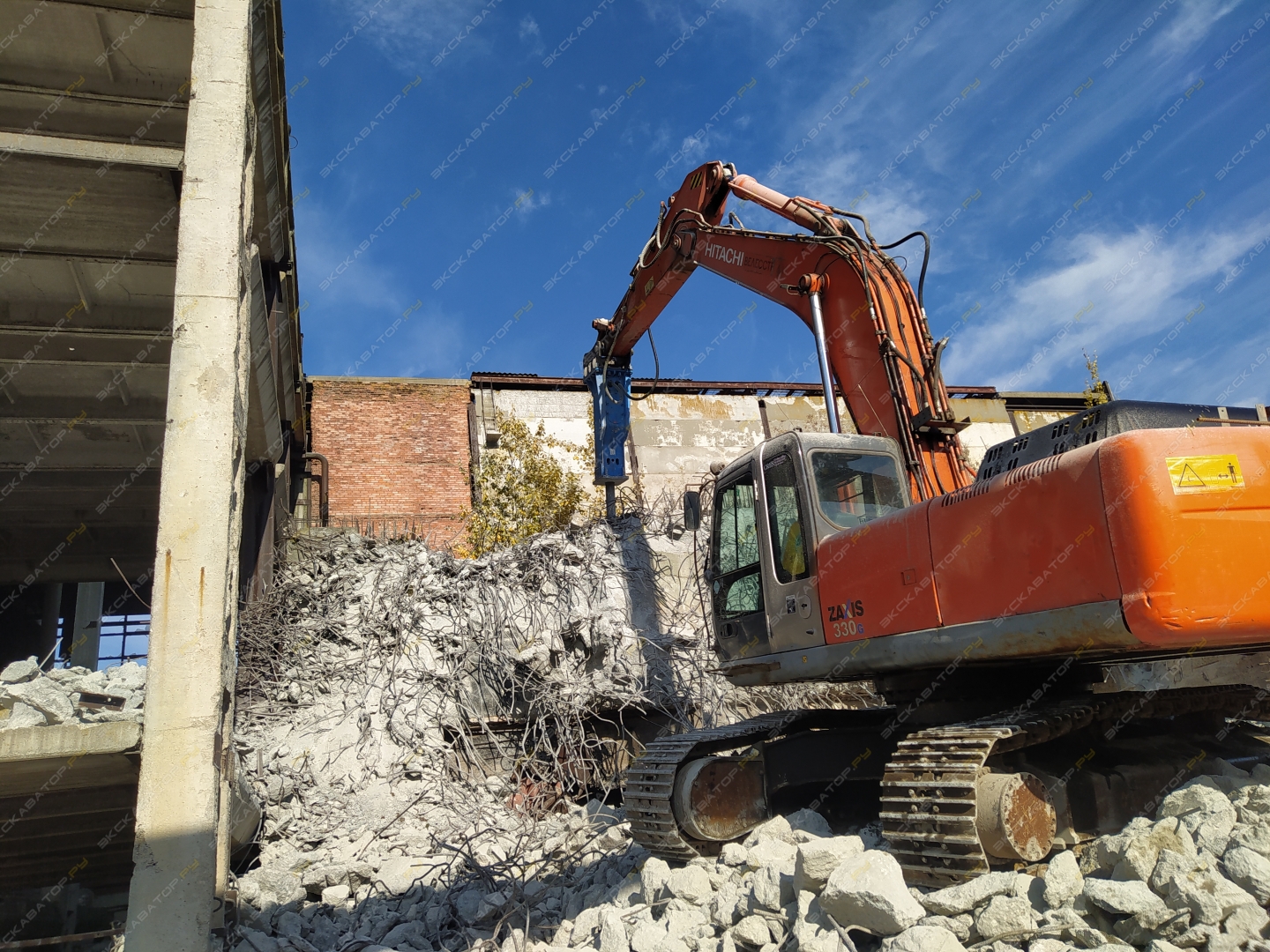 Hitachi ZX330-3G [2]