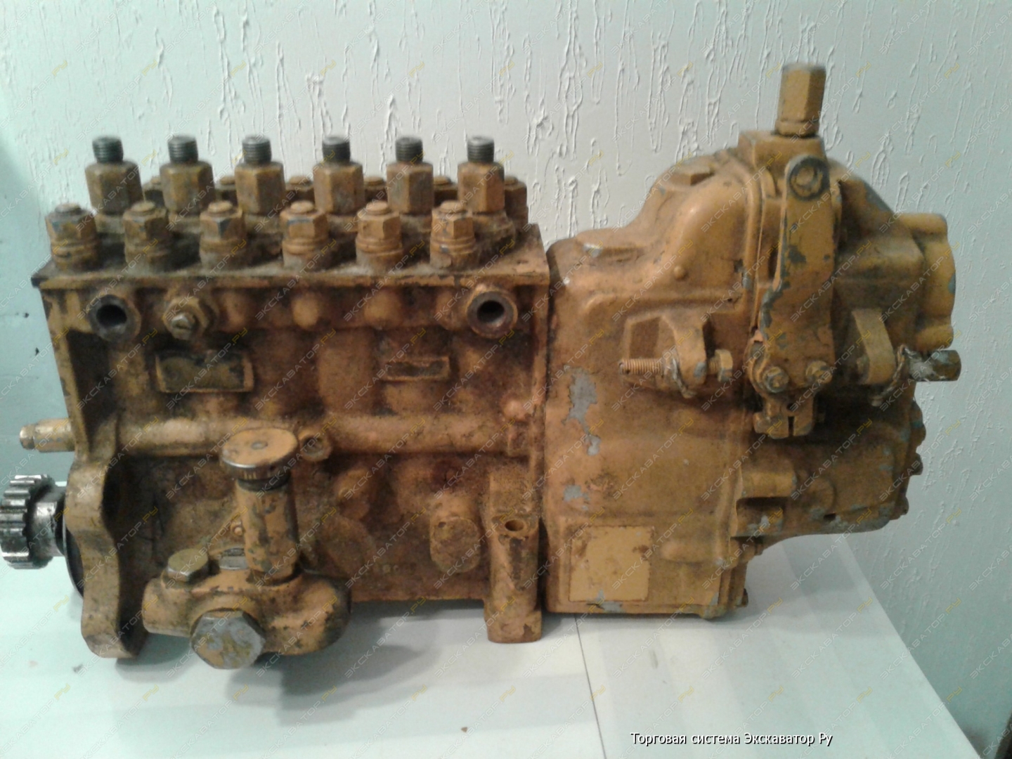 Топливный насос высокого давления ТНВД Komatsu 0225 152833