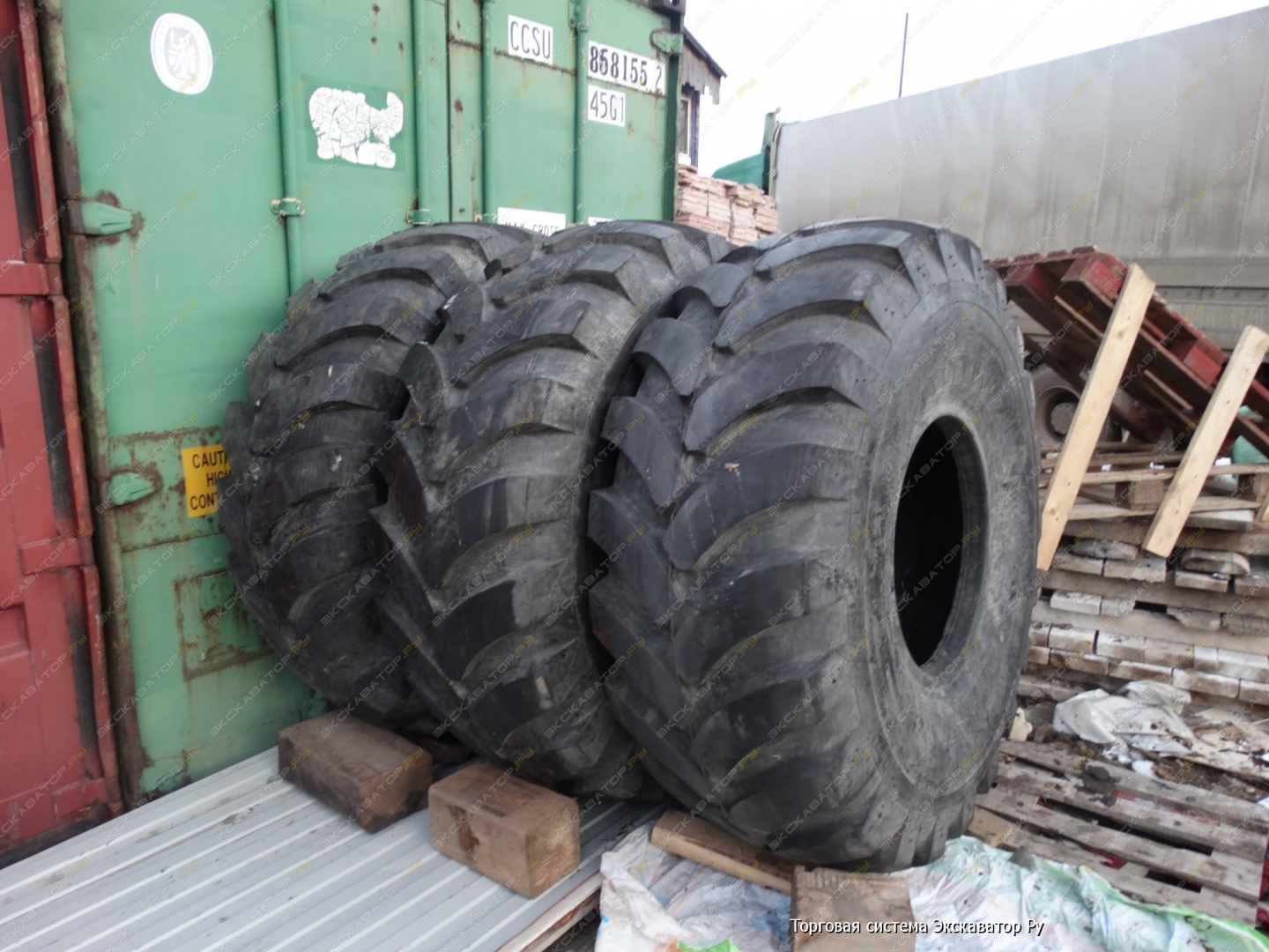 Продам шину на погрузчик 23525 новая 0418 172808