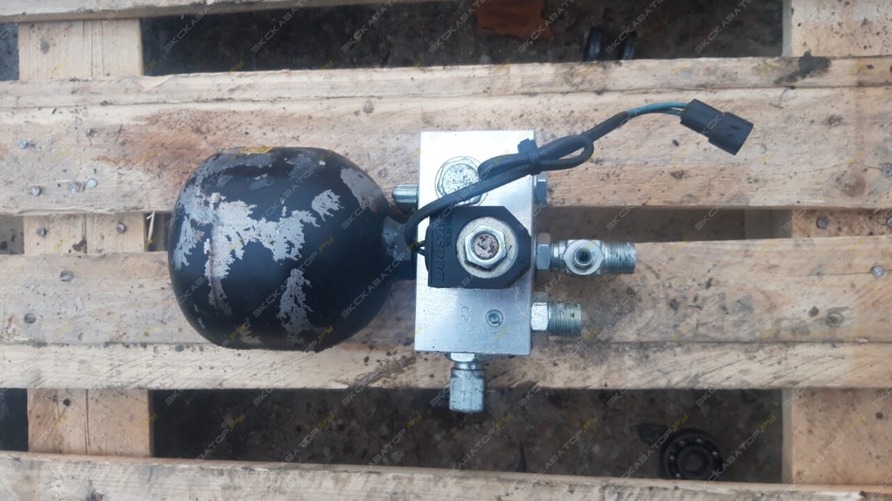 Гидроаккумулятор (пилотный клапан) VALVE PILOT Doosan S340LC-V [1]