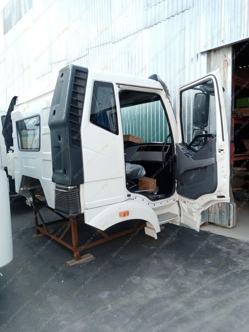Кабина FAW J6 белая в сборе [3]