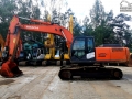 Hitachi ZX240-5G [14]