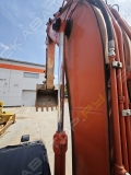 Hitachi ZX330LC-5G [8]