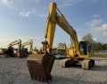 Komatsu PC220-8 [6]