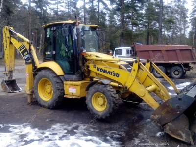 Komatsu WB93R [3]
