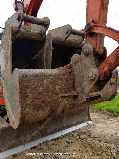 Hitachi ZAXIS 135US [3]