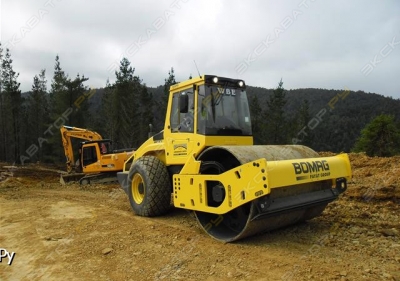 Bomag BW 213 D-4 [1]