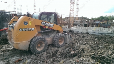 Case SR220 [1]
