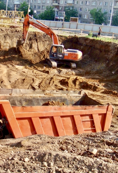 Hitachi ZAXIS 200 [2]