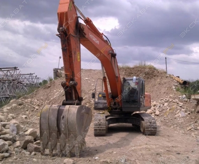 Hitachi ZX330 [1]