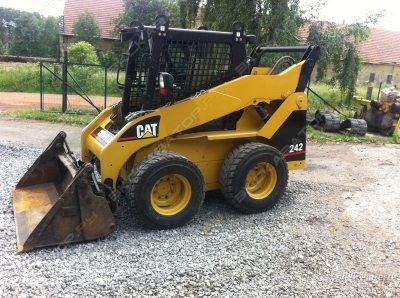 Caterpillar 242B