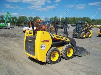 New Holland L215 [4]