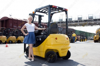 Komatsu FB15-12 [2]