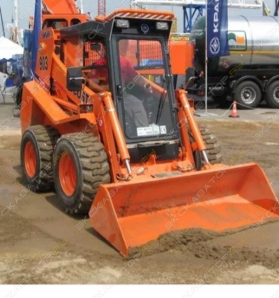 Locust L903 [2]