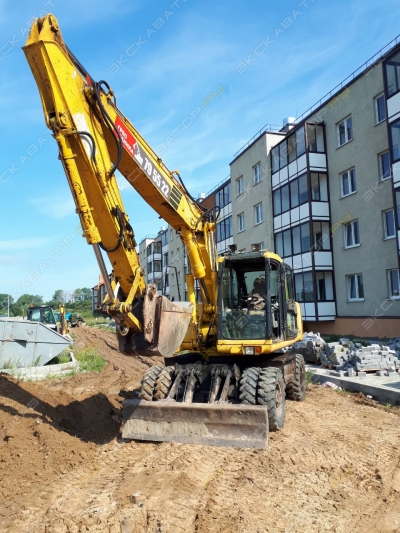 Komatsu PC210 [1]