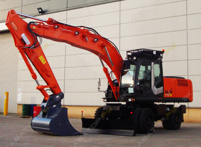 Hitachi ZX210W [5]