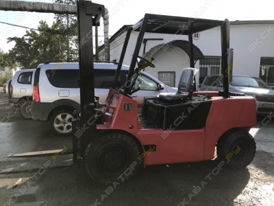 Komatsu FD18T-21 [2]