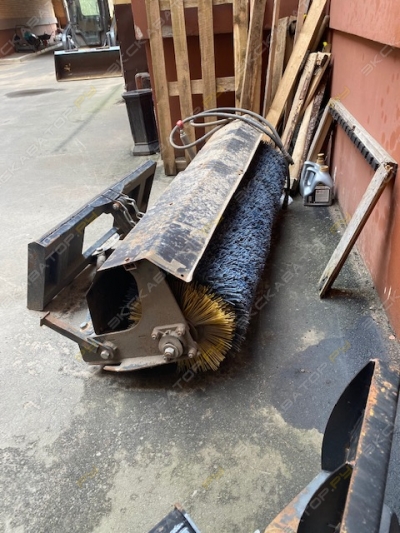New Holland L215 [4]